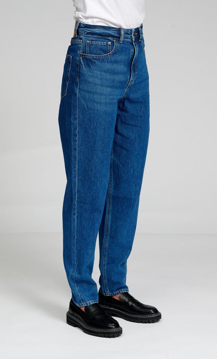 Hochtaillierte Mom Jeans aus blauem Denim