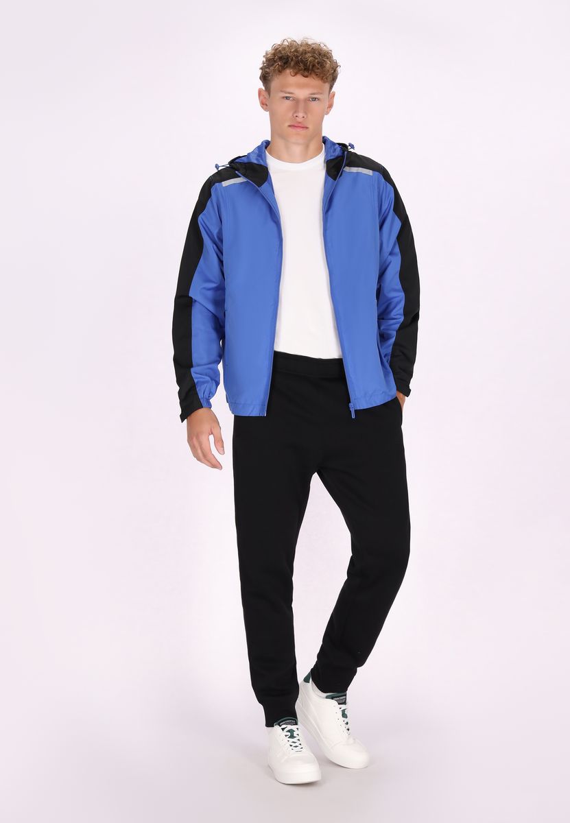 Leichte Performance Windjacke mit Kapuze