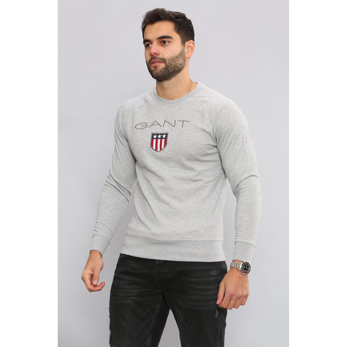 Klassisches Sweatshirt mit Schild-Logo