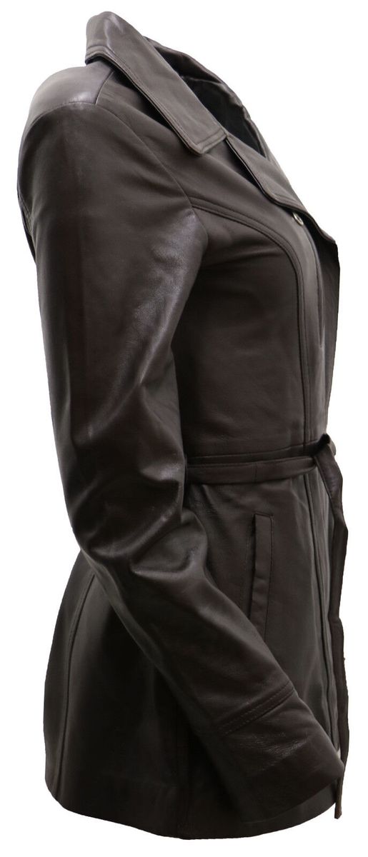 Mittellange Leder-Bikerjacke mit Gürtel