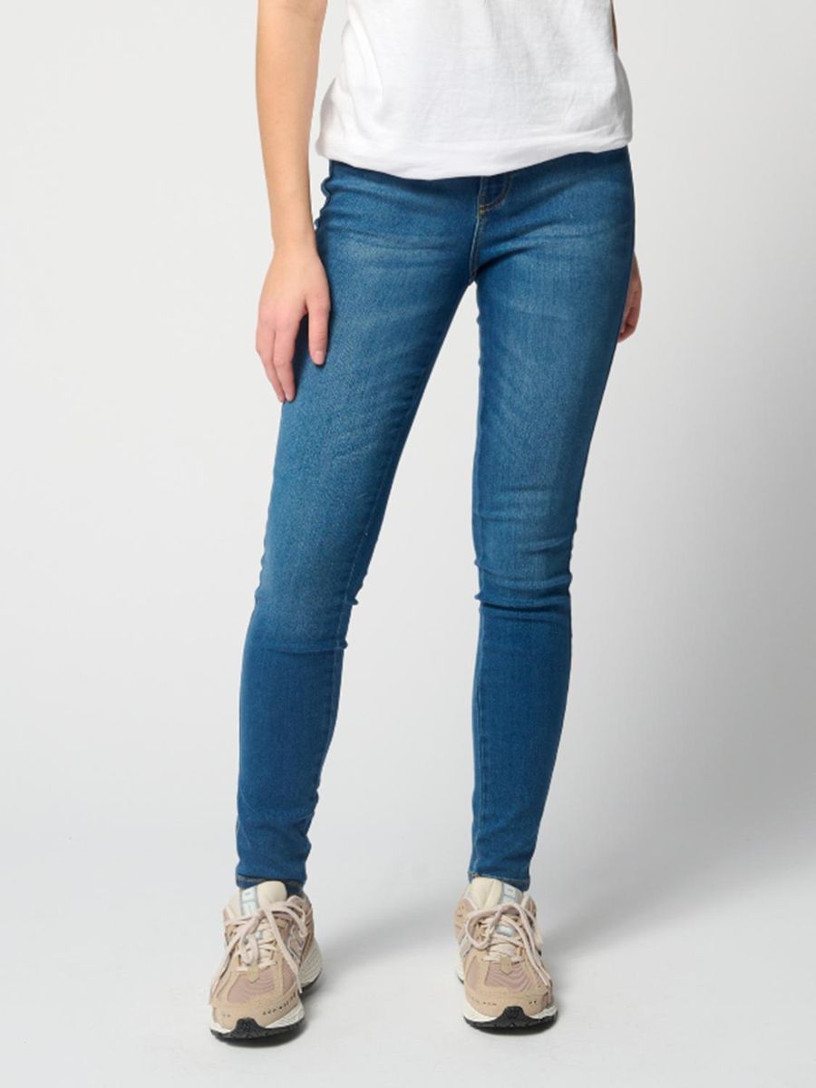 Performance Skinny Fit Jeans