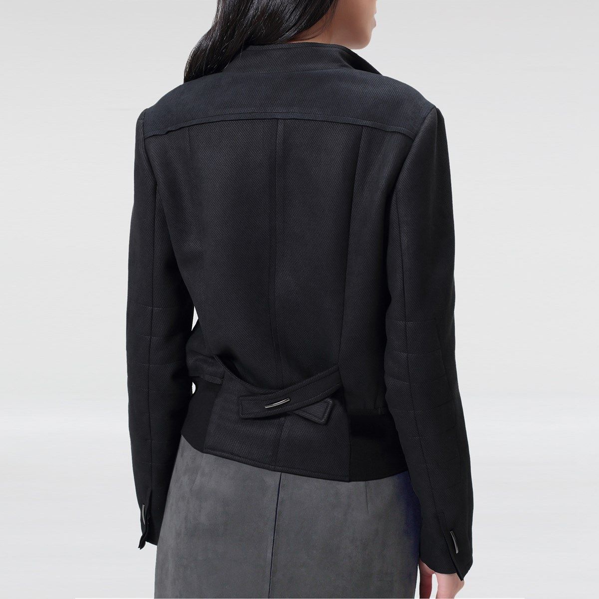 Minimalistische Wildlederjacke mit asymmetrischem Reißverschluss