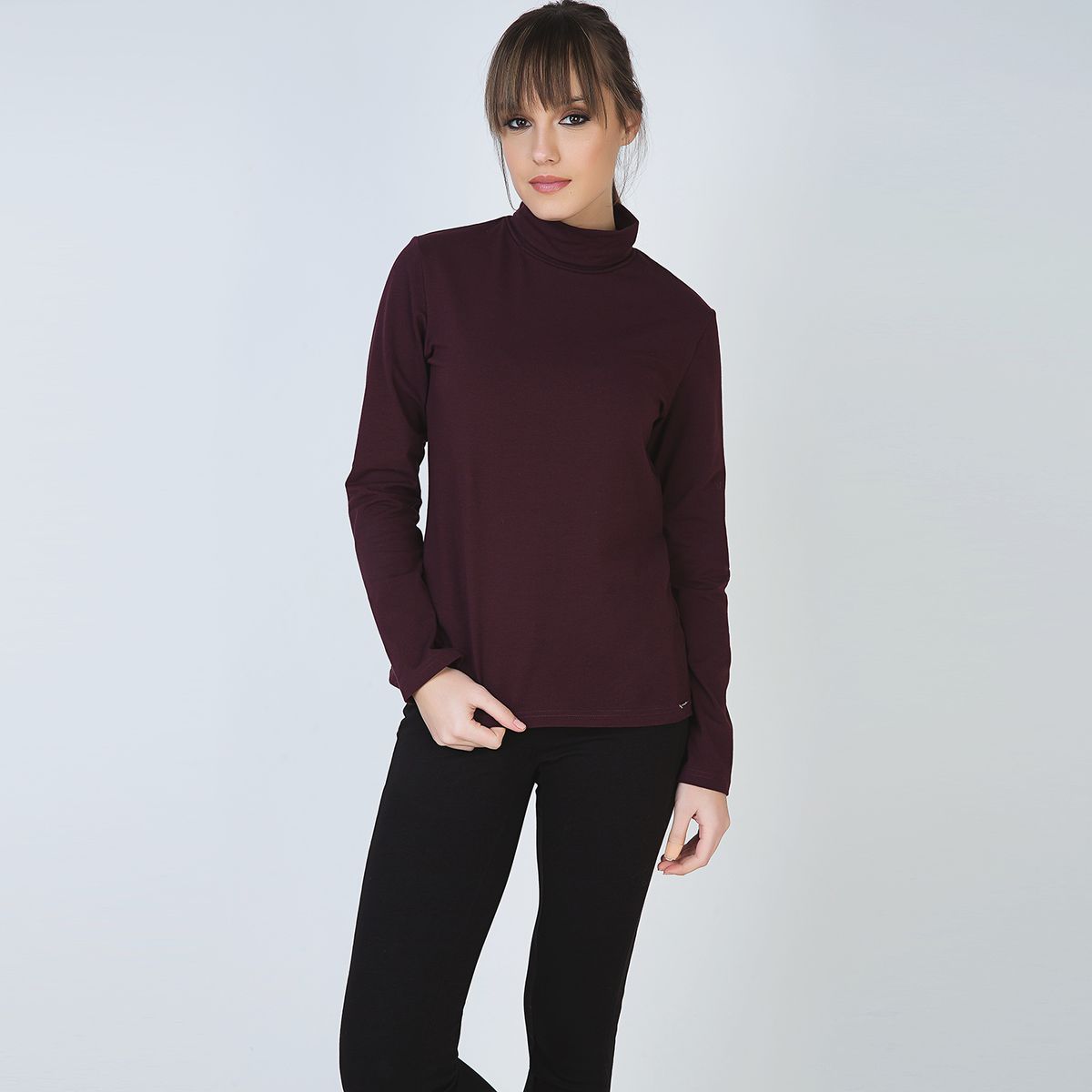 Elegantes nachhaltiges Jersey-Rollkragenoberteil