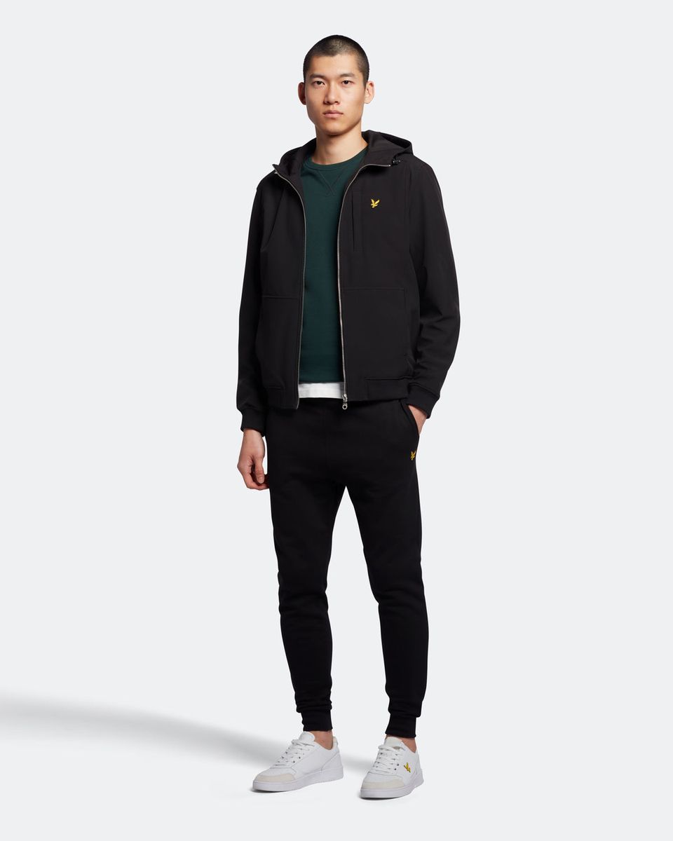 Klassische Softshell-Jacke mit Kapuze