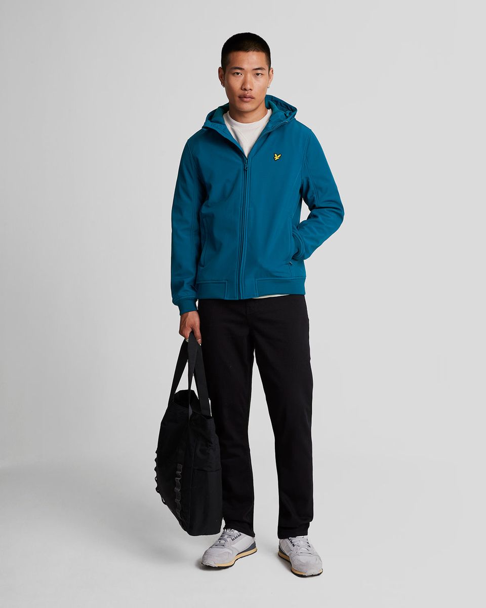 Minimalistische Softshell-Kapuzenjacke