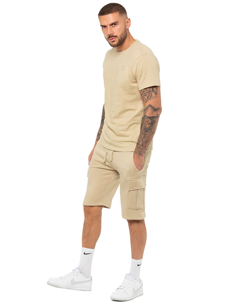 Zweiteiliges Set aus T-Shirt und Cargo-Shorts