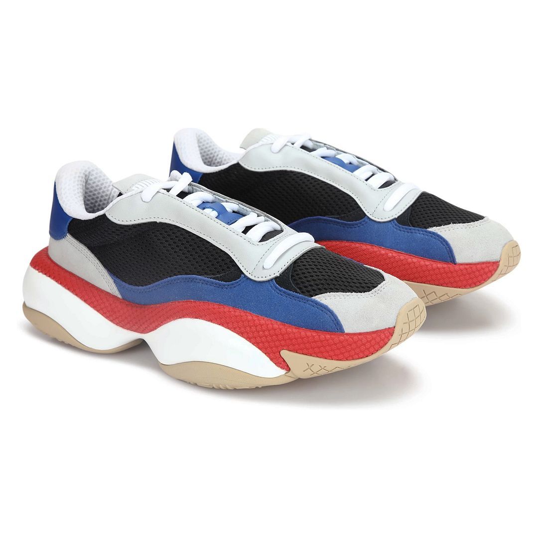 Futuristische mehrfarbige Chunky-Sneaker
