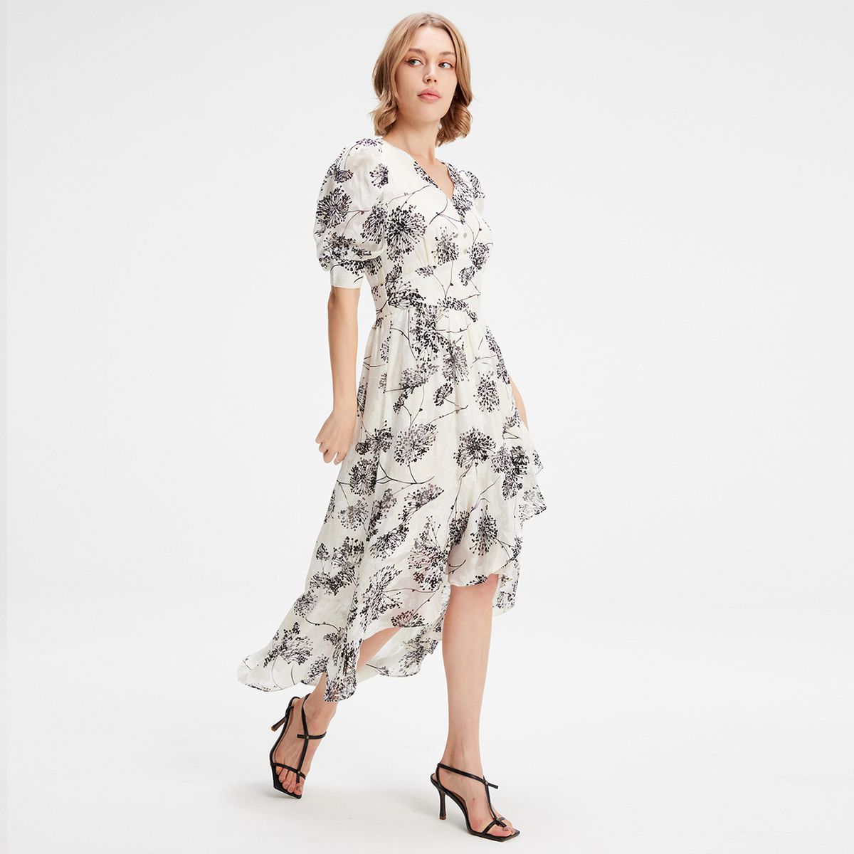 Midikleid mit Blumenprint und Volants
