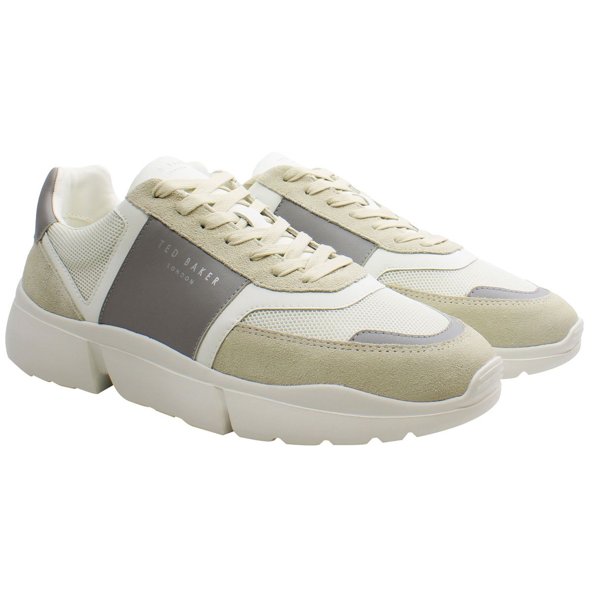Neutrale Sneaker mit Einsätzen