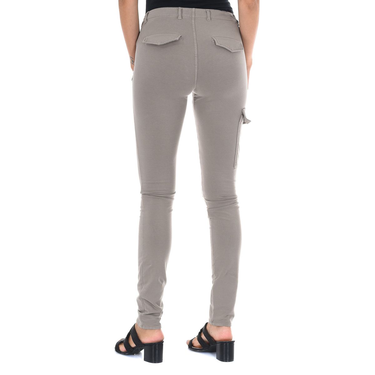 Schmal geschnittene Cargohose mit Seitentasche