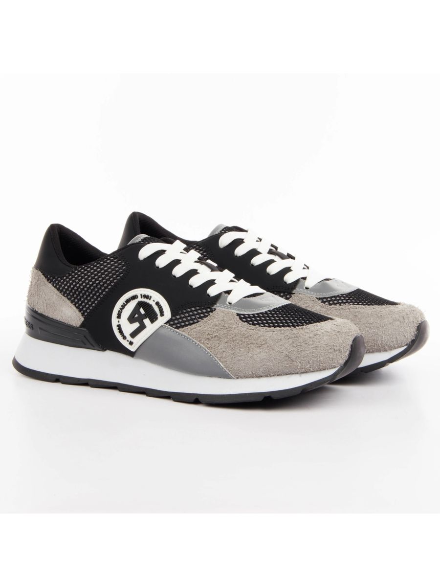 Retro-inspirierte graue Mode-Sneakers