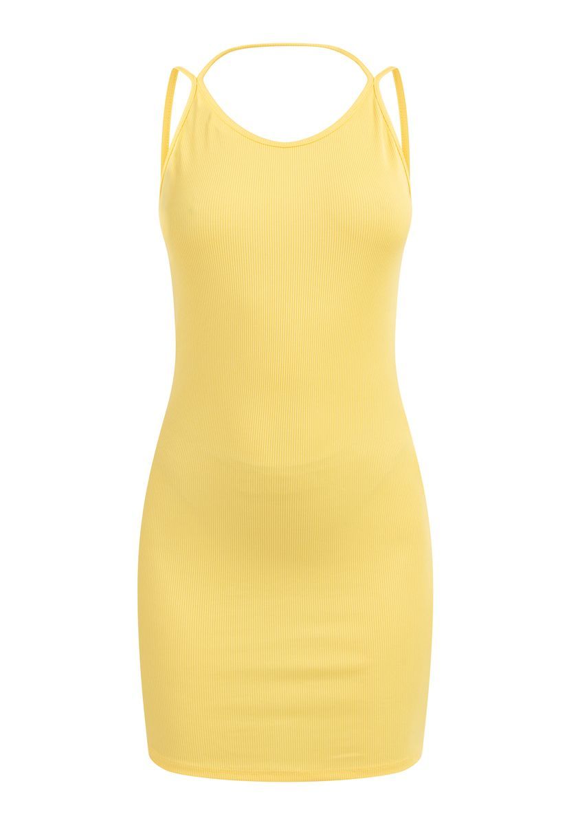 Geripptes Mini-Trägerkleid aus Strick