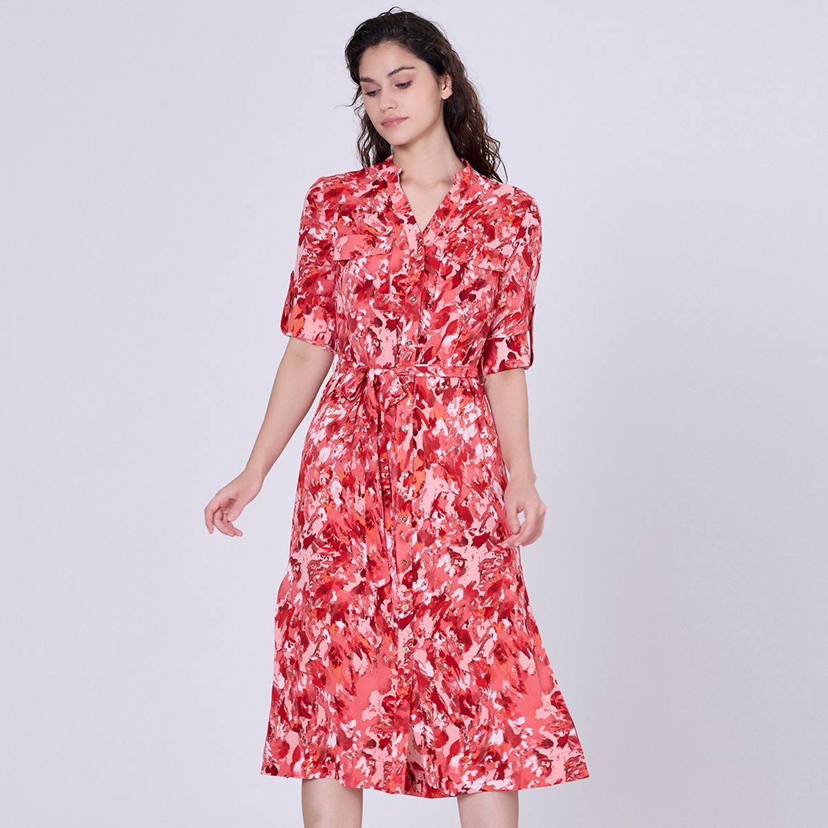 Klassisches Hemdblusenkleid mit Bindegürtel
