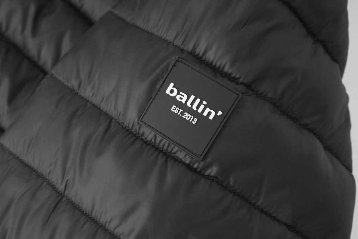 Leichte Steppjacke mit Kapuze
