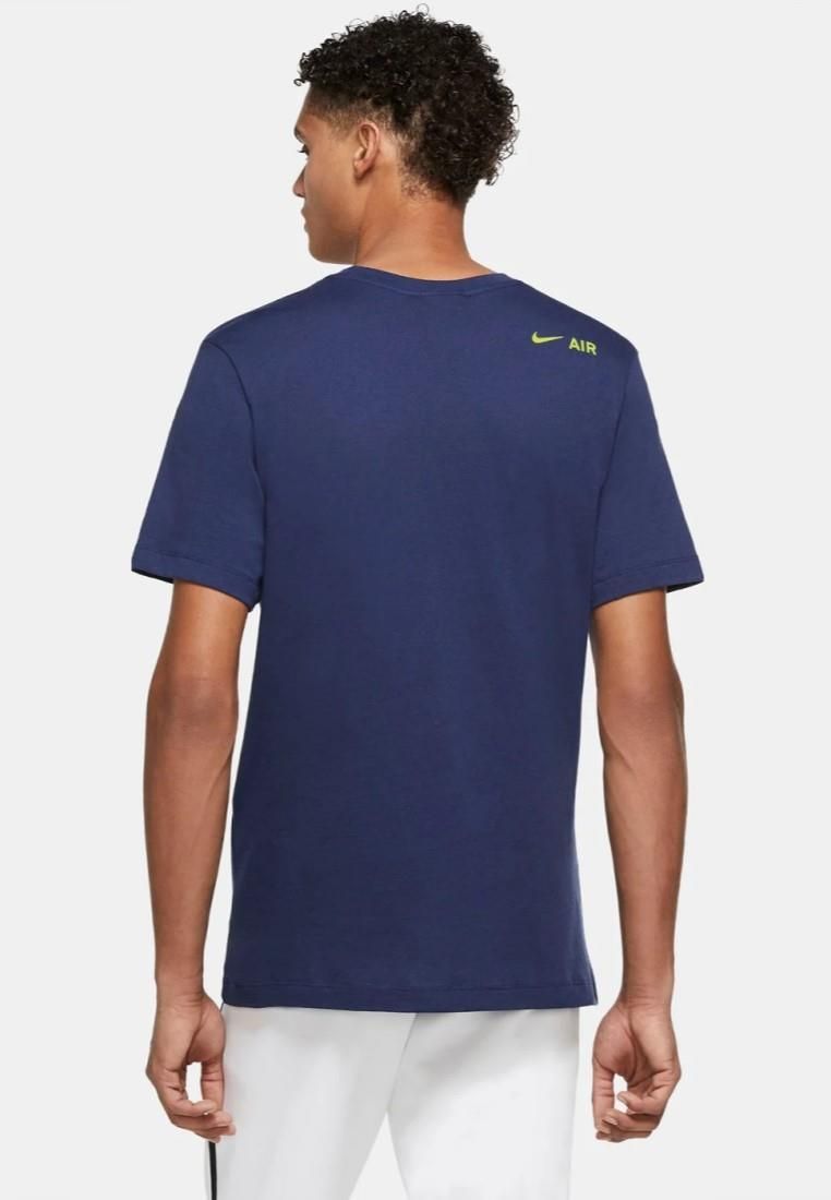 Sport-T-Shirt mit grafischem Print