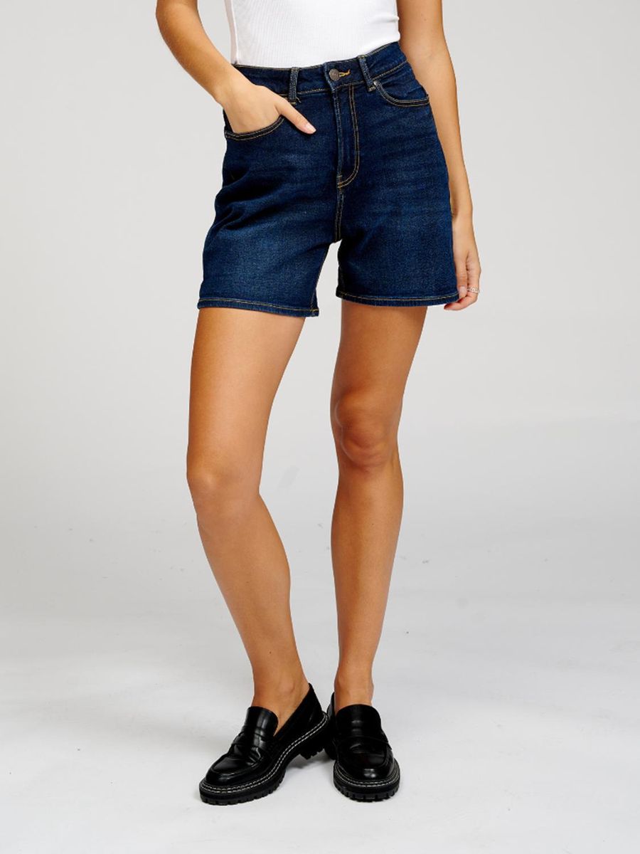 Performance Denim Shorts mit hohem Bund