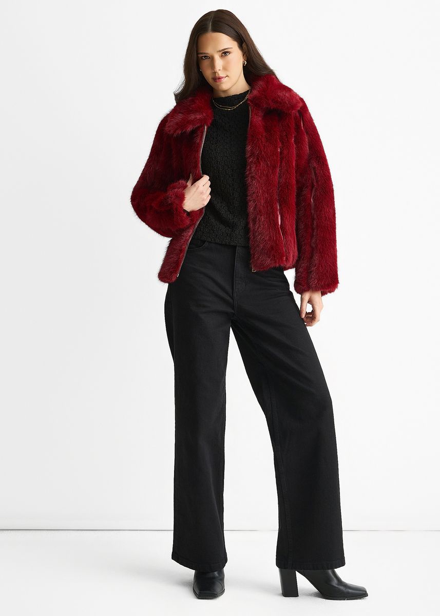 Kurze Jacke aus Kunstfell mit Reißverschluss