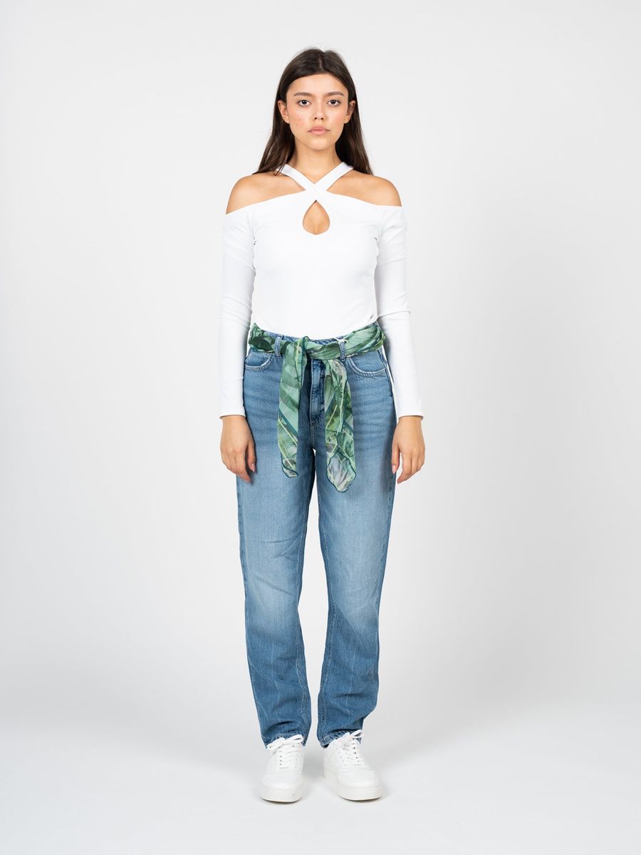High-Waist Mom-Jeans mit Halstuch-Gürtel