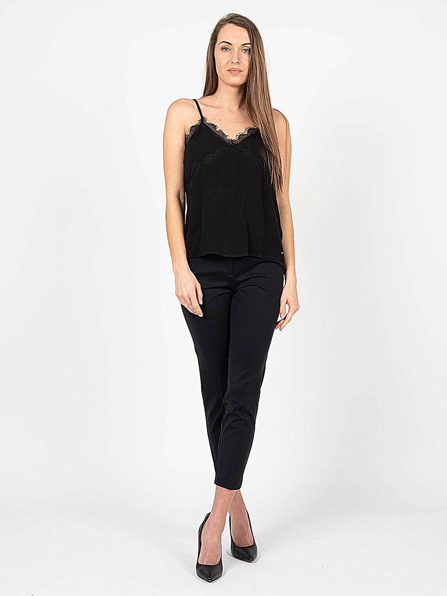 Camisole-Top mit Spitzenbesatz und V-Ausschnitt