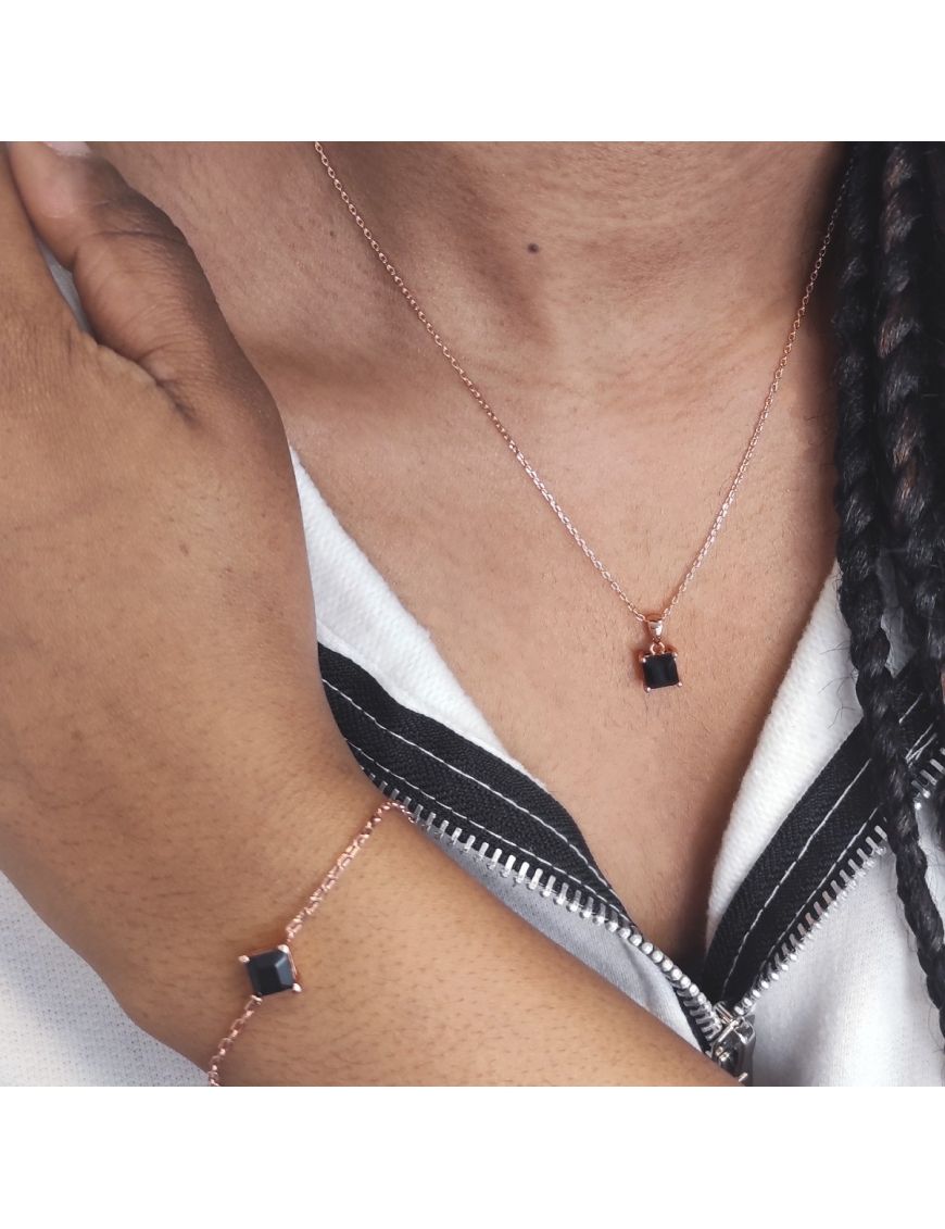 Minimalistisches Schmuckset mit Kristallen