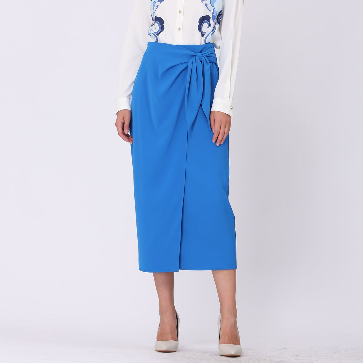 Drapierter Midi-Rock mit Knotendetail