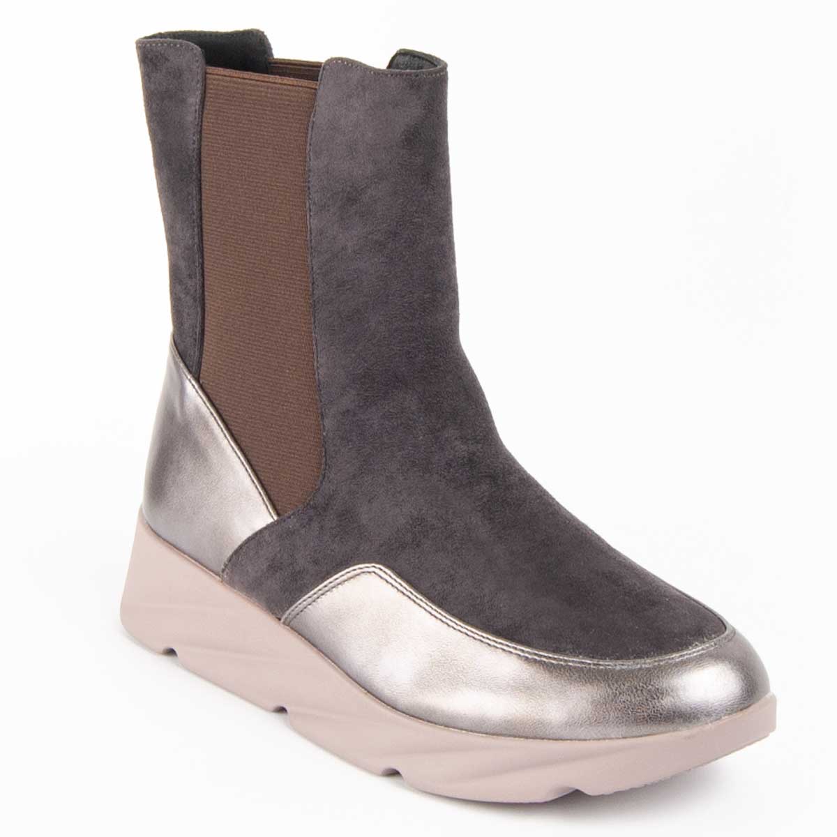 Lässige Keilstiefeletten mit Metallic-Akzenten
