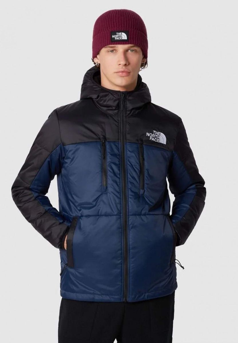 Isolierter Kapuzenparka im Color-Block