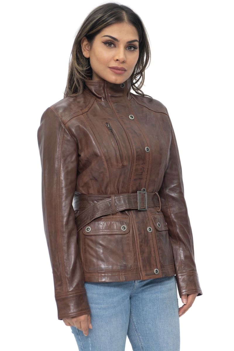 Lederjacke im Militärstil mit Gürtel