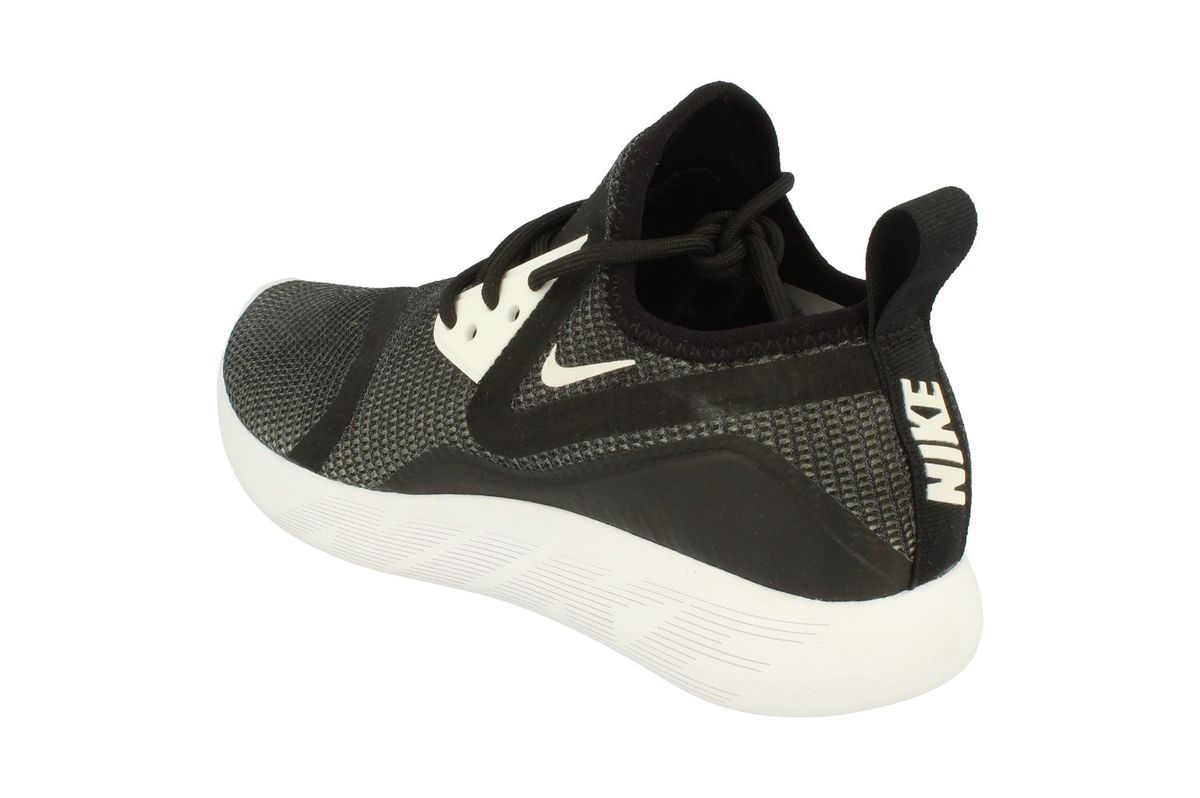 Atmungsaktive Lunarcharge Strick-Sneaker