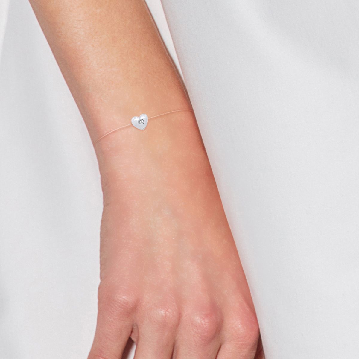 Minimalistisches Diamant-Herz Armband aus Nylon