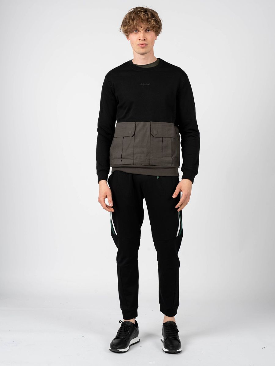 Schwarzes Sweatshirt mit Utility-Taschen und Rundhalsausschnitt