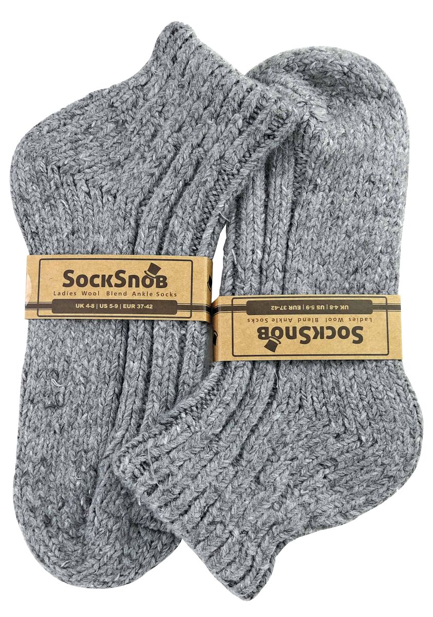 Grob gerippte Strick-Knöchelsocken