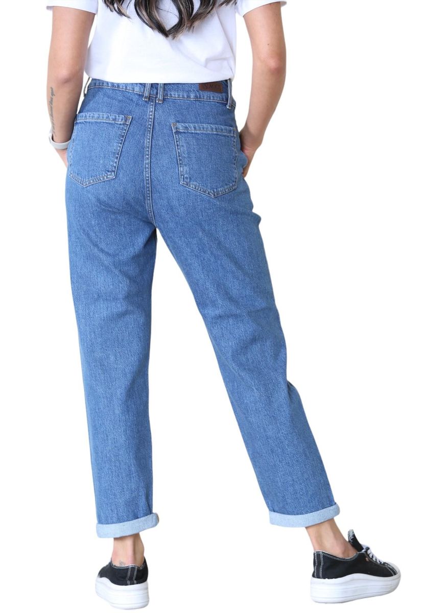Hochtaillierte Boyfriend-Jeans mit Falten