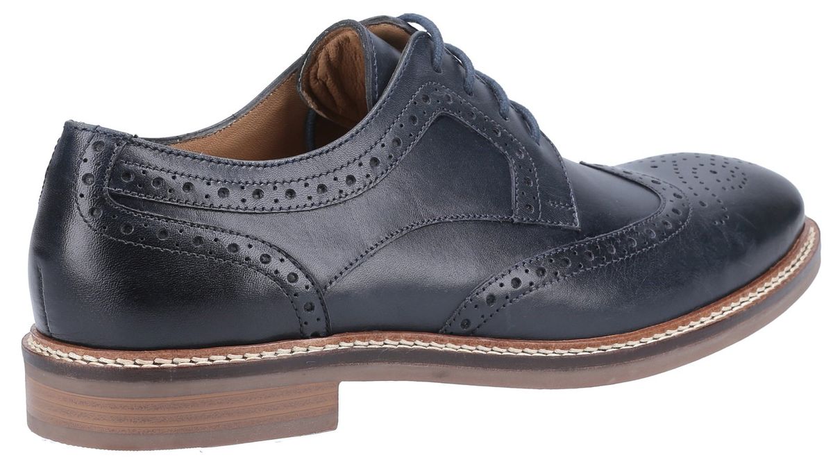 Leder-Brogue-Derby mit Flügelkappe