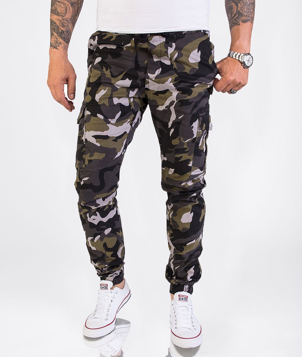 Cargohose mit Camouflage-Print