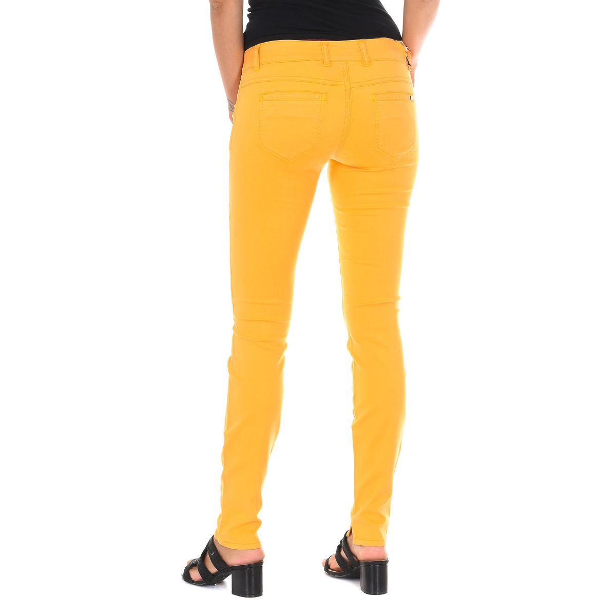 Schmale Chino-Hose mit niedrigem Bund