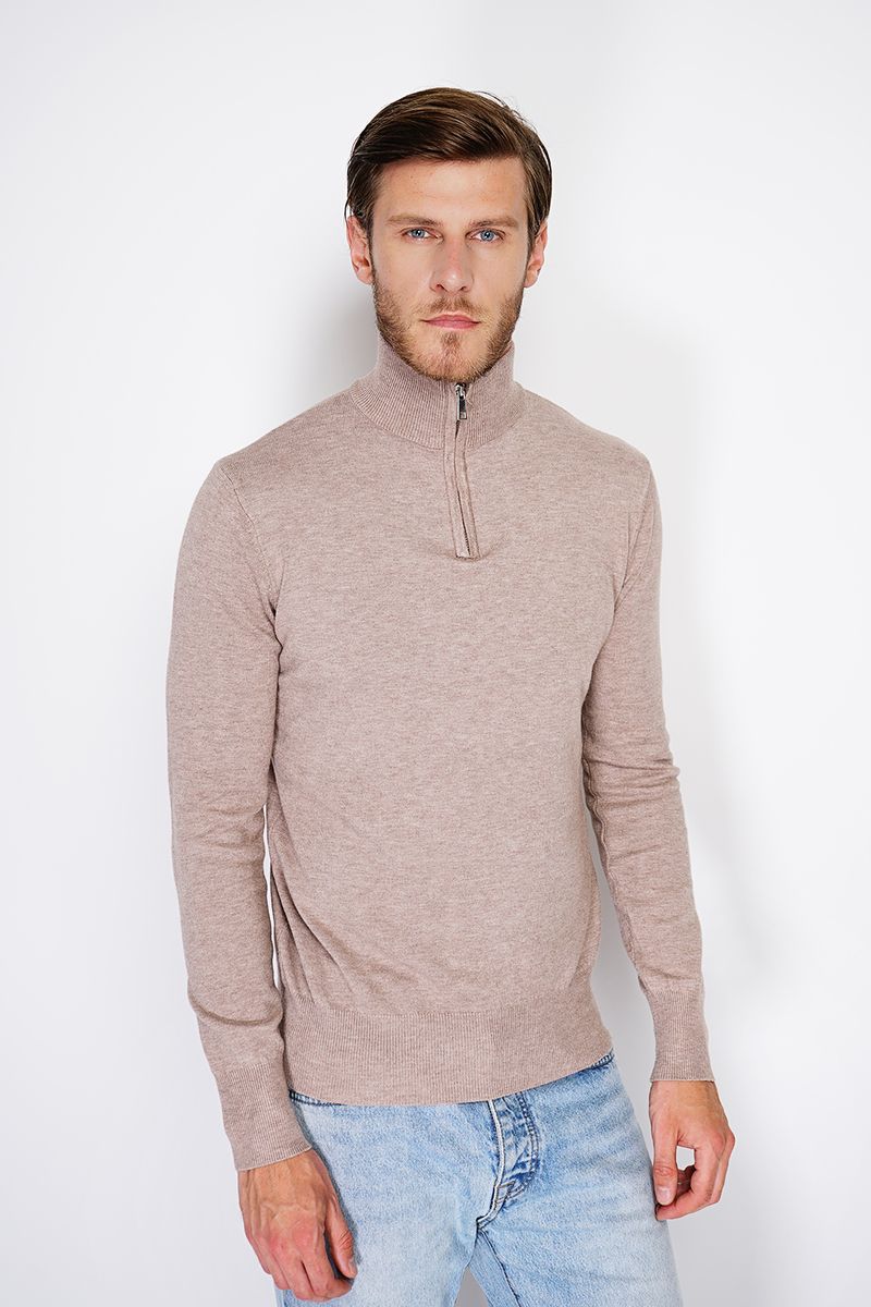 Klassischer Strickpullover mit Reißverschluss