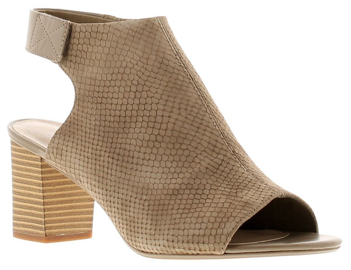 Neutrale Peeptoe-Sandalette mit Blockabsatz