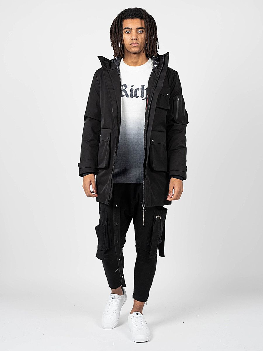 Warmer Daunenparka mit mehreren Taschen