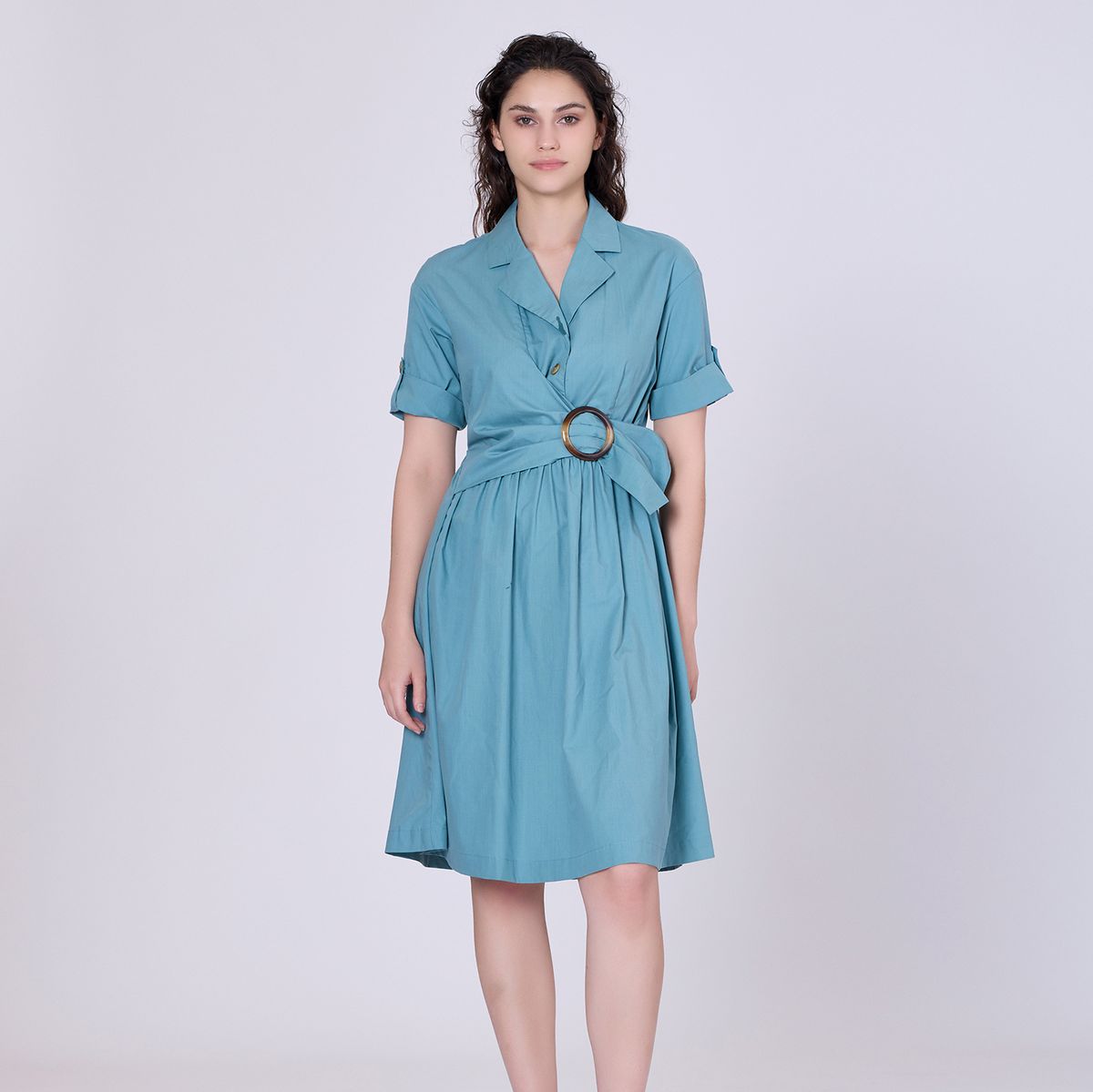 Gürtel Hemdblusenkleid mit ausgestelltem Schnitt