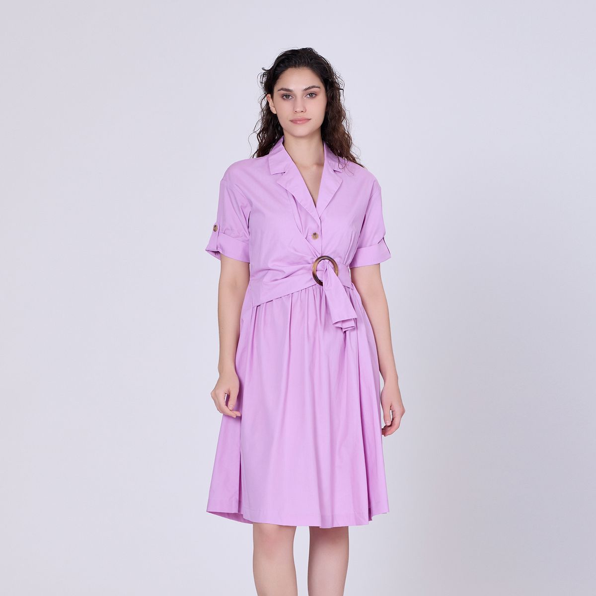 Gürtel Hemdblusenkleid mit ausgestelltem Schnitt