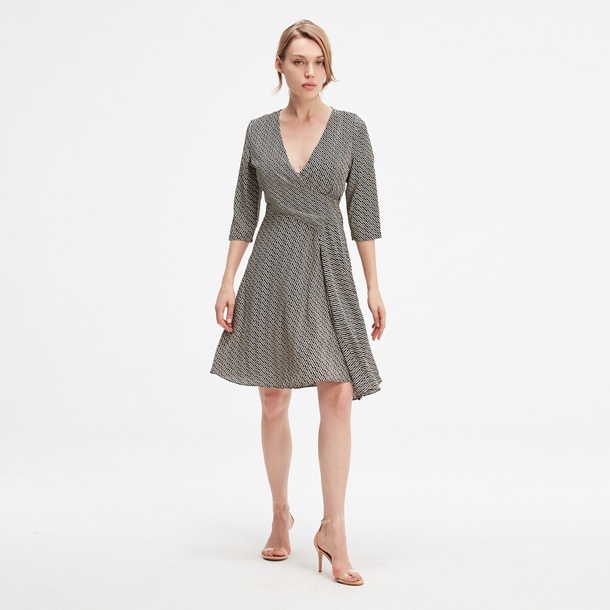 Drapiertes Skaterkleid mit Wickeleffekt