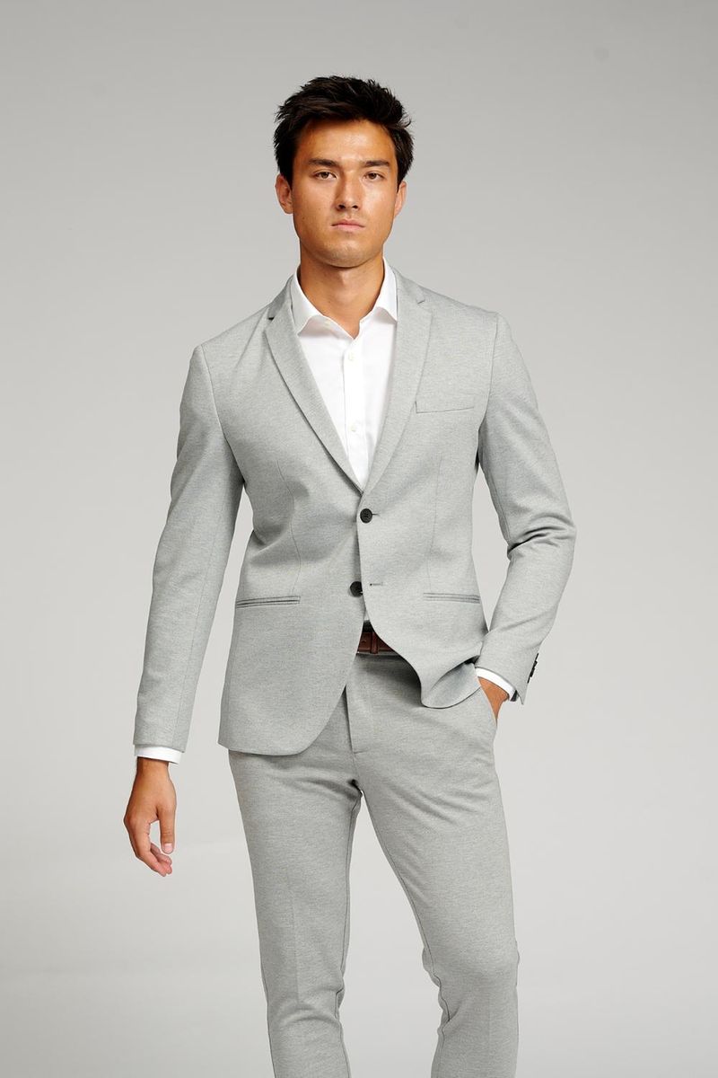 Moderner hellgrauer Performance Blazer