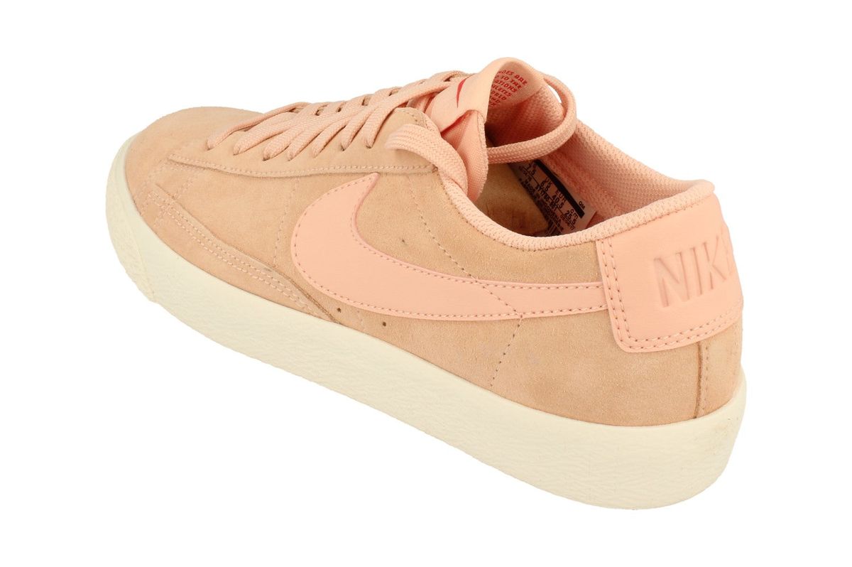 Flache Court-Sneaker aus Wildleder