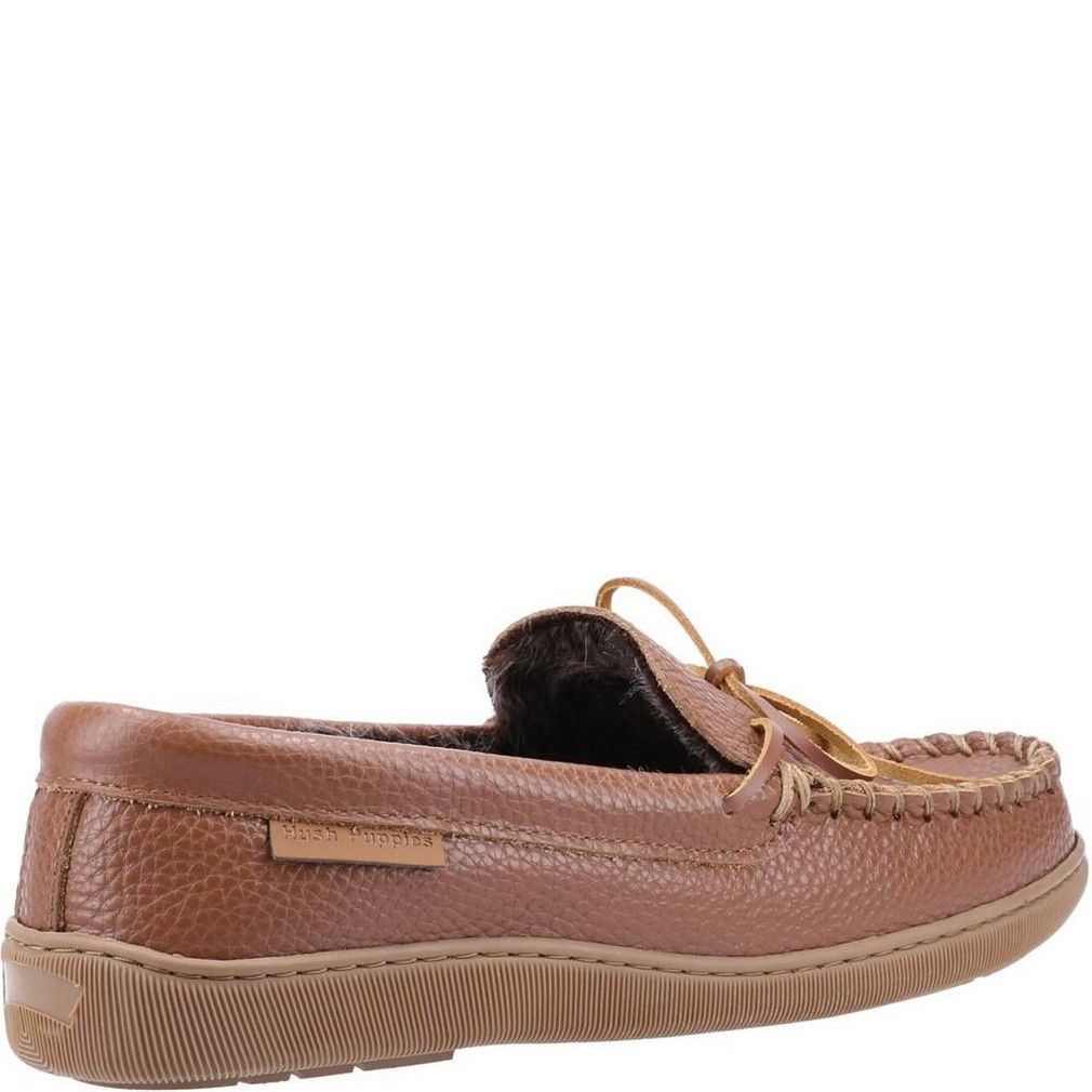 Moccasin-Hausschuh aus genarbtem Leder