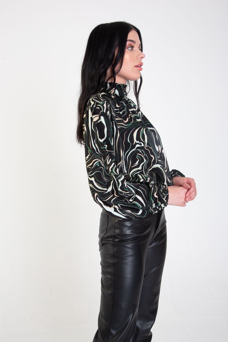 Hochgeschlossene Bluse mit Wirbelmuster