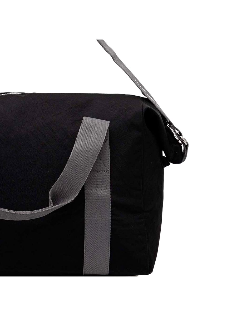 Sportliche Reisetasche mit Logo