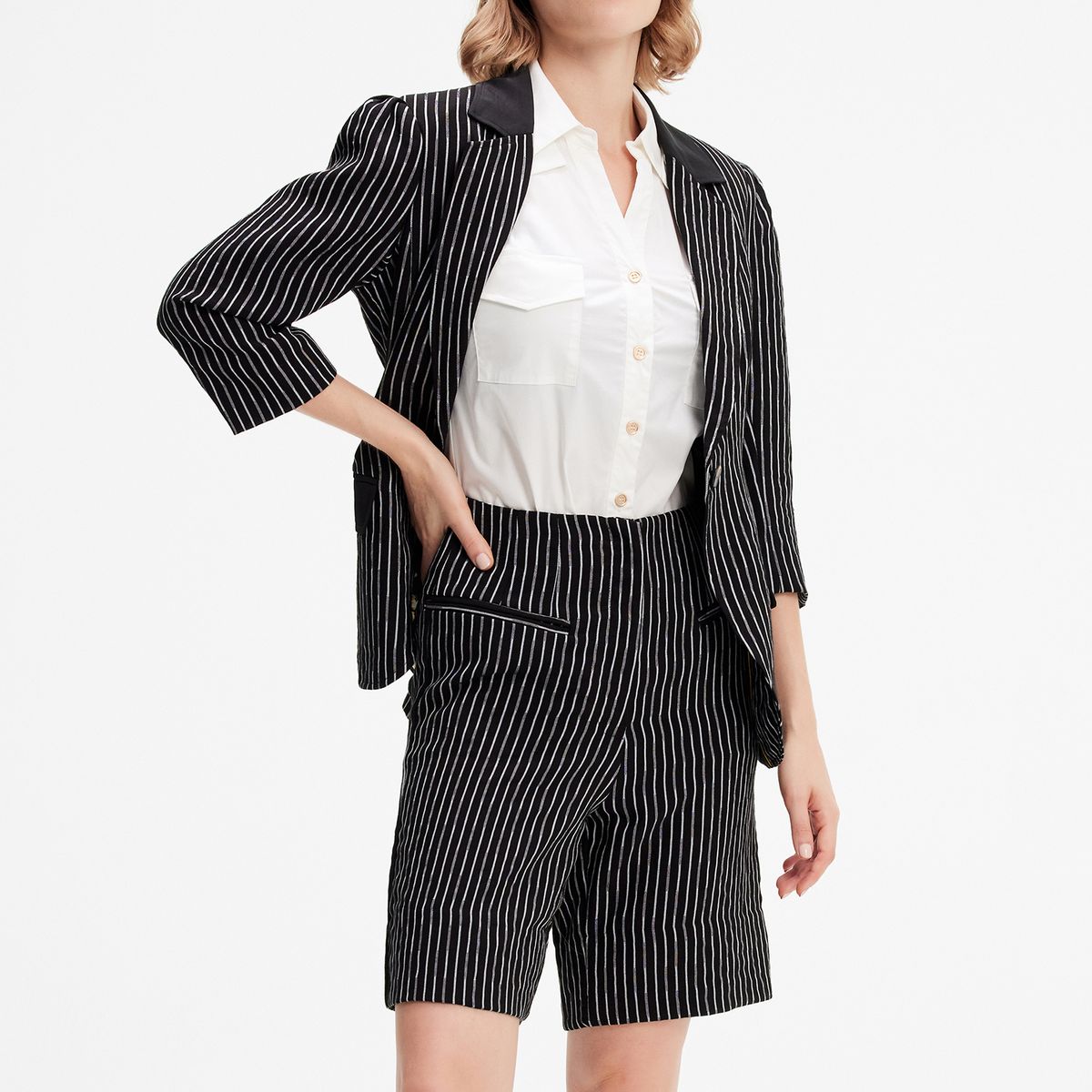 Gestreifte Bermuda-Shorts mit hoher Taille