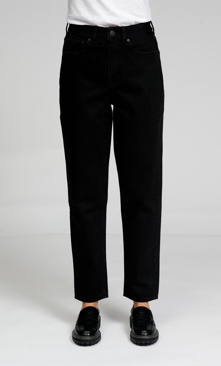 Hochtaillierte Mom Jeans mit geradem Bein