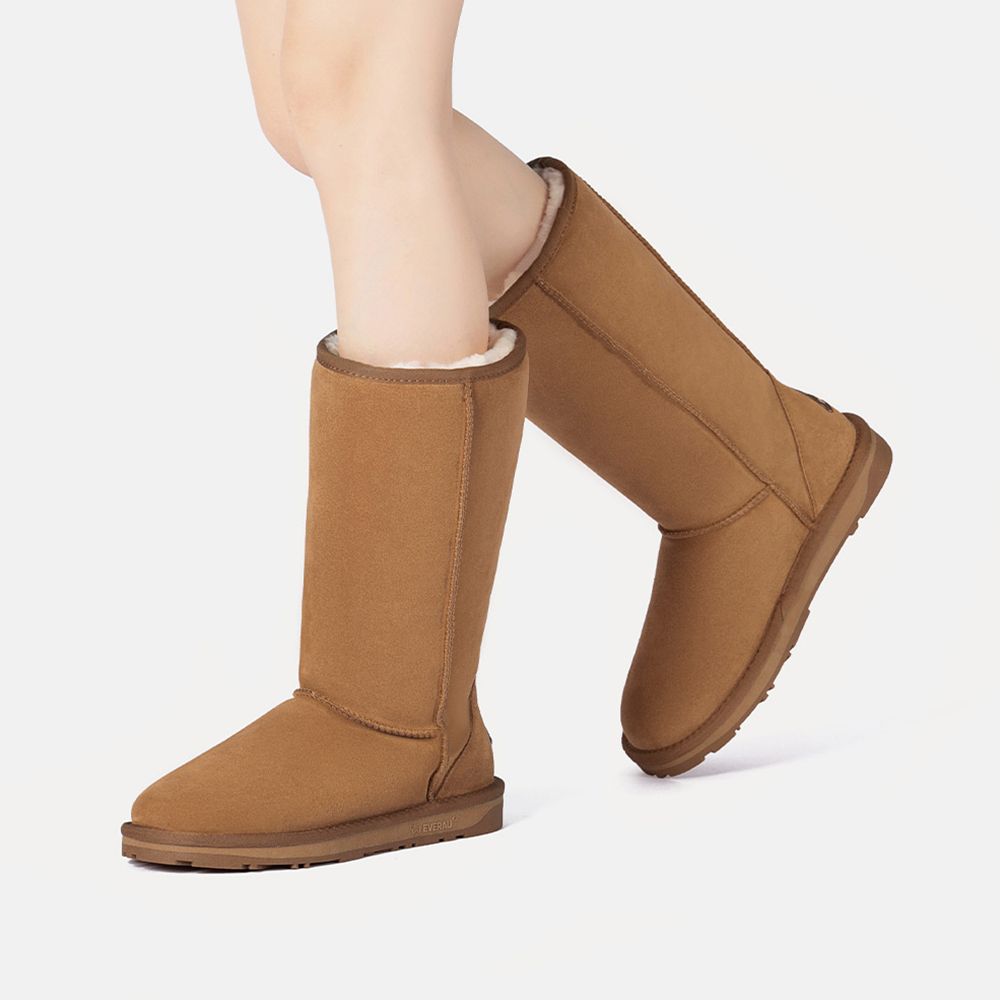 Klassische hohe Lammfell-Winterstiefel